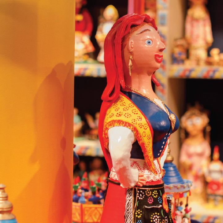 O Figurado de Barcelos tem agora um palco para brilhar no centro de Lisboa, numa loja exclusiva que celebra a arte popular