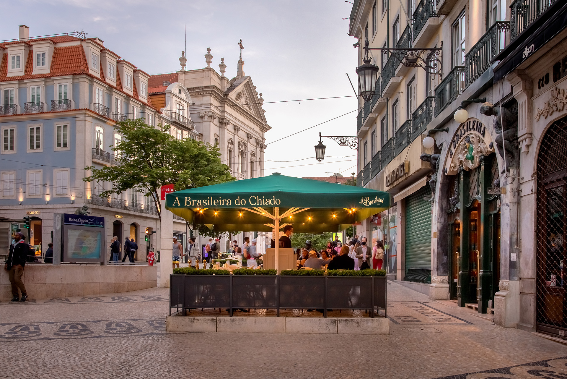 A Brasileira do Chiado vence prémio AHRESP 2023, na categoria de Estabelecimento com História