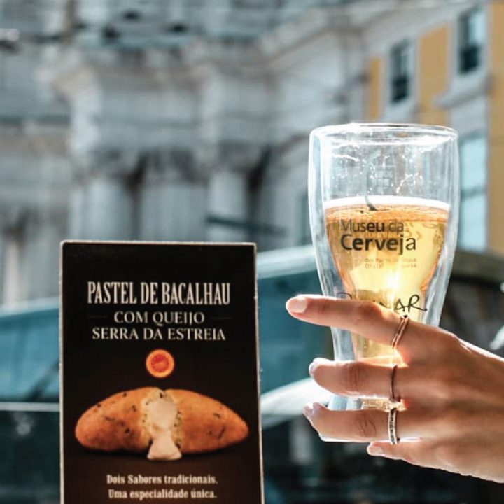 Ideias para celebrar o Dia Mundial da Cerveja? Uma degustação de cervejas entre amigos!